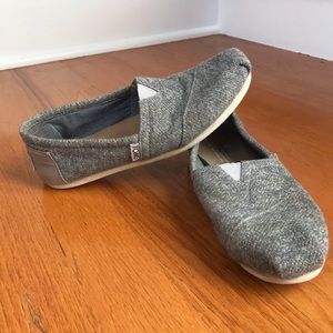 gray toms, good condition